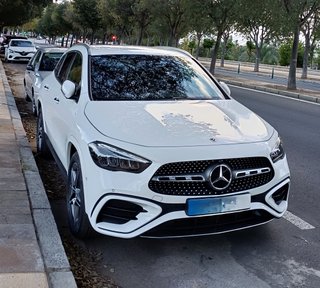 Mercedes-Benz GLA 2023