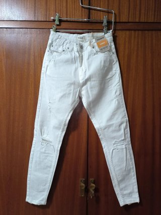 Pantalón vaquero blanco Pull&Bear Carrot