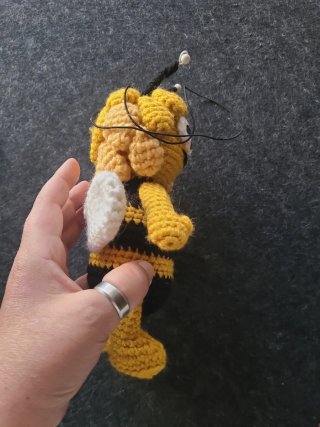 Muñeco Abeja Maya Amigurumi Colgante