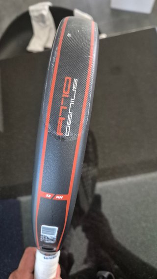 Pala NOX AT10 Genius 18K Tapia 2025