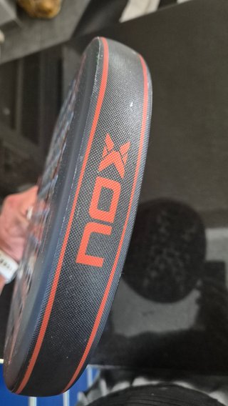 Pala NOX AT10 Genius 18K Tapia 2025
