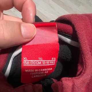 Chaqueta Nike Air Roja y Negra niño