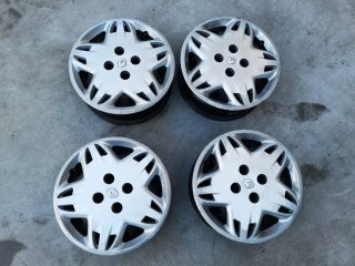 Llantas Renault con tapacubos
