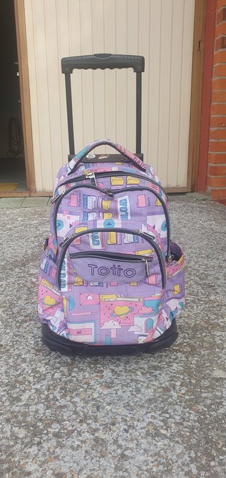 Mochila con ruedas y estampado divertido