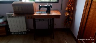 Máquina de coser Alfa antigua