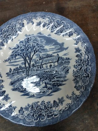 Plato vajilla Churchill azul y blanco