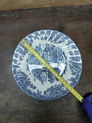 Plato vajilla Churchill azul y blanco