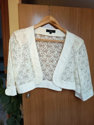 Chaquetilla corta Festa encaje blanco talla 50