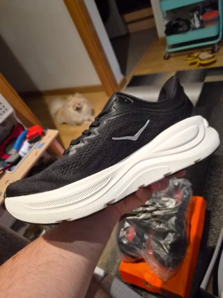 Zapatillas Bondi 9 Running Negras y Blancas
