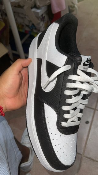 Nike Court Vision Zapatilla Negra y Blanca