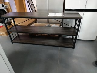 Estantería metálica y madera