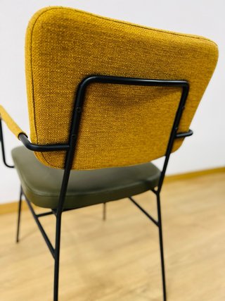 Silla de comedor con brazos