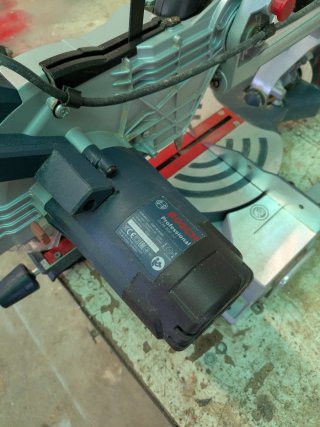 Ingletadora Bosch GCM 800 SJ Profesional