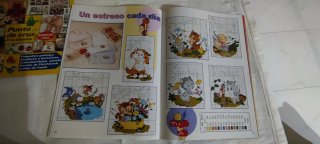 17 revistas variadas de punto de cruz.