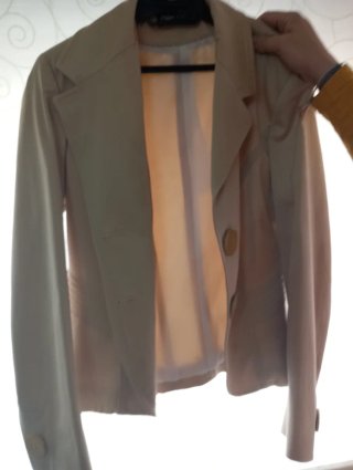 Traje chaqueta y pantalón beige Talla 40