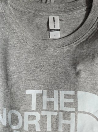 Camiseta The North Face Gris