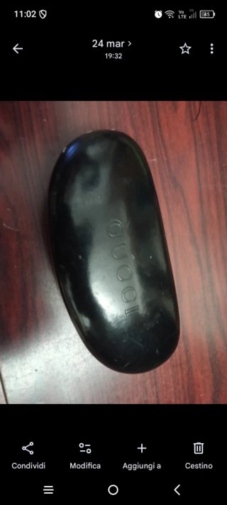 Occhiali da sole Gucci neri e marroni