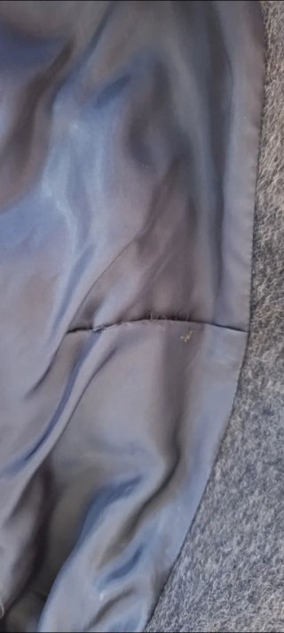 Vendo abrigo largo gris y azul.