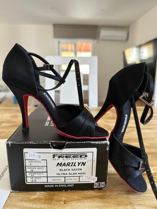 Zapatos de baile NUEVOS. COSTARON 112,30€