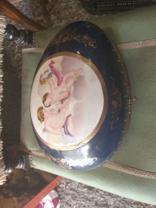 Magnífico joyero de porcelana azul y oro