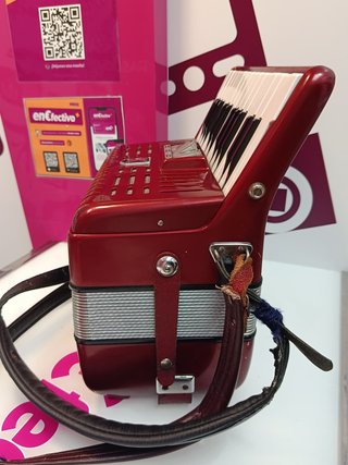 Acordeon hohner student IV N 40 bajos
