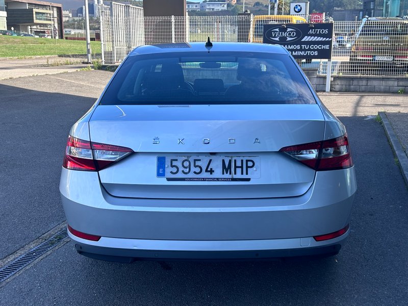 Škoda Superb 2.0 TDI Ambition (2020-) 2023, foto 6