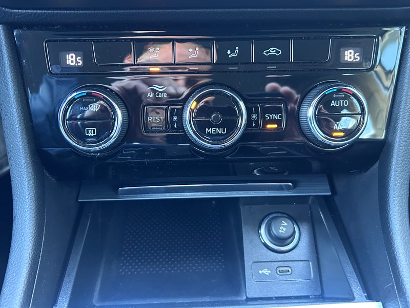 Škoda Superb 2.0 TDI Ambition (2020-) 2023, foto 20