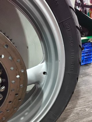 Rueda Tras. Yamaha YZF600 Thundercat