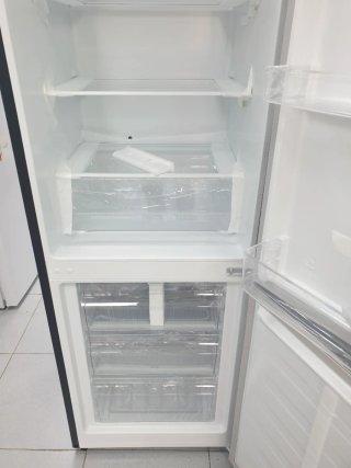 Nevera Gorenje Negra ,1.80m x 54cm  Nueva con tara