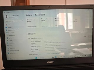 Portátil Acer Aspire E1-572