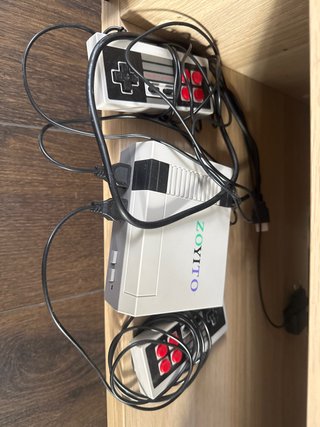 Consola ZOYITO gris y blanca con mandos