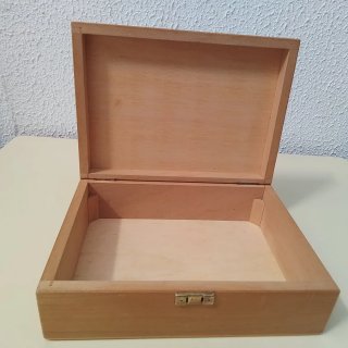 Antigua caja de madera/Costurero infantil
