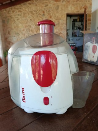Licuadora Girmi Roja y Blanca