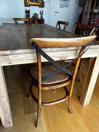 Mesa de comedor de madera grande