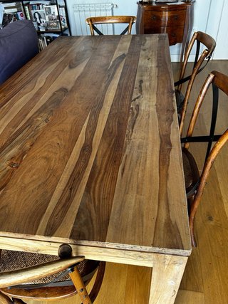 Mesa de comedor de madera grande
