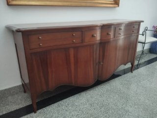 Mueble bajo de madera