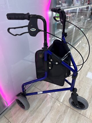 Andador de 3 ruedas Days 240L