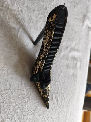 Organizador de Anillos Zapato Tacón Negro Dorado