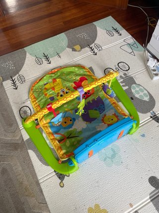 Alfombra de juegos para bebés con piano