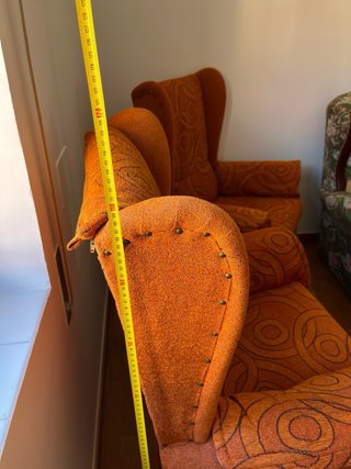Pareja de sillones naranjas con estampado