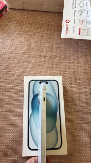 iPhone 15 azul