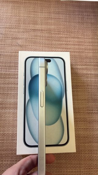iPhone 15 azul