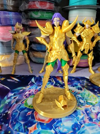 Caballeros de oro 30 euros cada figura....22cm