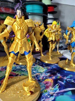 Caballeros de oro 30 euros cada figura....22cm