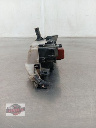 CAJA RELES / FUSIBLES Toyota Corolla (E12)(2002->)
