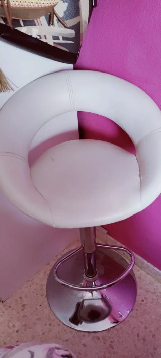 Silla giratoria blanca