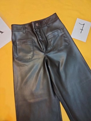 Pantalón Polipiel Zara Talla 36