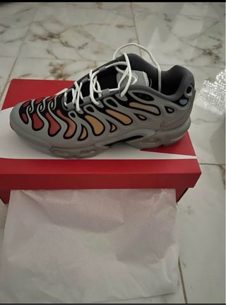 Zapatillas Nike Air Max TN grises y rojas
