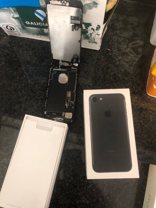 Lote 4 iPhones piezas o arreglar