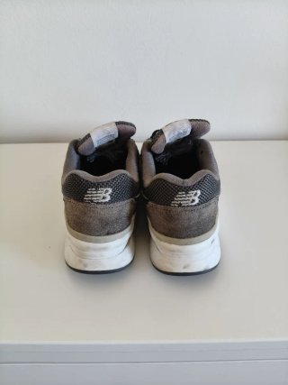 Zapatillas New Balance Gris y Blanco